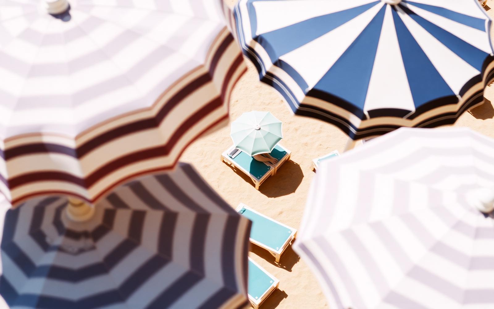 Editorial frame from the distribution channel mix